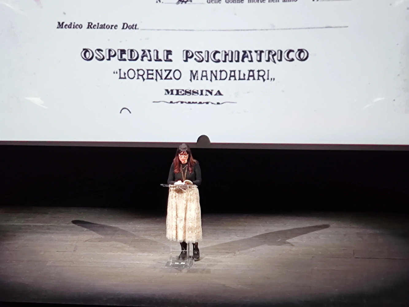 Foo del monologo "Quello che so di te" di e con Nadia Terranova - Meeting del Volontariato 2025 "Il Coraggio della Speranza" 12 Dicembre 2025 ore 21:00